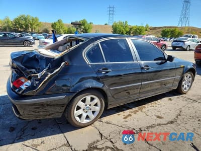 Trzecie zdjęcie samochodu z tyłu: 2005 BMW 325 XI VIN:WBAEU33465PR18678 - miniatura