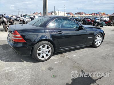 Trzecie zdjęcie samochodu z tyłu: 2002 MERCEDES-BENZ SLK 230 KOMPRESSOR VIN:WDBKK49F82F266754 - miniatura