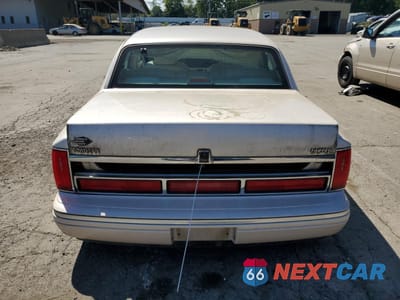 Zdjęcie 6 z 12 samochodu: 1997 LINCOLN TOWN CAR CARTIER VIN:1LNLM83W6VY755884 - miniatura