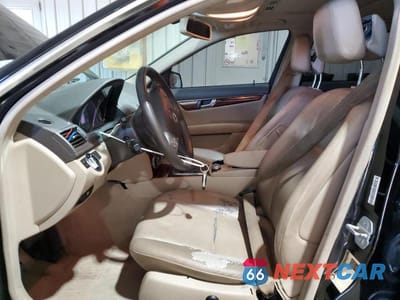 Zdjęcie 7 z 12 samochodu: 2011 MERCEDES-BENZ C 300 4MATIC VIN:WDDGF8BBXBR152737 - miniatura