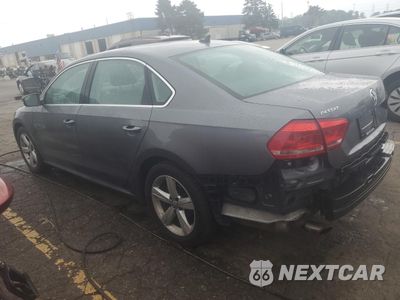 Drugie zdjęcie samochodu z przodu: 2013 VOLKSWAGEN PASSAT SE VIN:1VWBH7A33DC127121 - miniatura