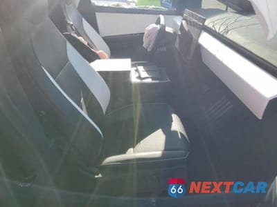 Zdjęcie 7 z 13 samochodu: 2024 TESLA CYBERTRUCK VIN:7G2CEHEE1RA049685 - miniatura