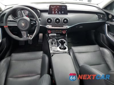 Zdjęcie 8 z 15 samochodu: 2018 KIA STINGER PREMIUM VIN:KNAE25LA2J6012583 - miniatura