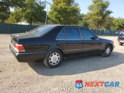 Trzecie zdjęcie samochodu z tyłu: 1999 MERCEDES-BENZ S 500 VIN:WDBGA51G1XA409910 - miniatura
