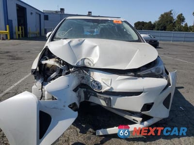 Piąte zdjęcie samochodu w środku: 2017 TOYOTA PRIUS VIN:JTDKBRFU9H3054215 - miniatura