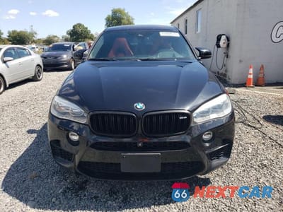 Piąte zdjęcie samochodu w środku: 2018 BMW X6 M VIN:5YMKW8C51J0Y74606 - miniatura