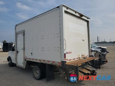 Trzecie zdjęcie samochodu z tyłu: 2019 CHEVROLET EXPRESS BOX TRUCK VIN:1HA3GSCG5KN004155 - miniatura