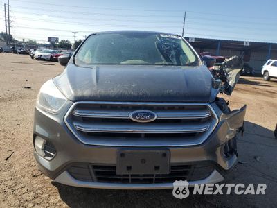 Piąte zdjęcie samochodu w środku: 2017 FORD ESCAPE SE VIN:1FMCU9G94HUE22010 - miniatura