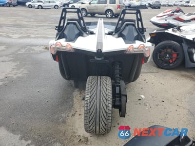 Czwarte zdjęcie samochodu z boku: 2019 POLARIS SLINGSHOT VIN:57XAASFA1K8134489 - miniatura