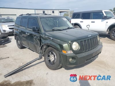 Czwarte zdjęcie samochodu z boku: 2007 JEEP PATRIOT SPORT VIN:1J8FT28W37D238927 - miniatura