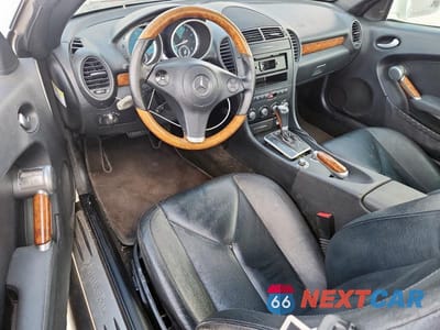 Zdjęcie 8 z 13 samochodu: 2009 MERCEDES-BENZ SLK 350 VIN:WDBWK58F19F190636 - miniatura