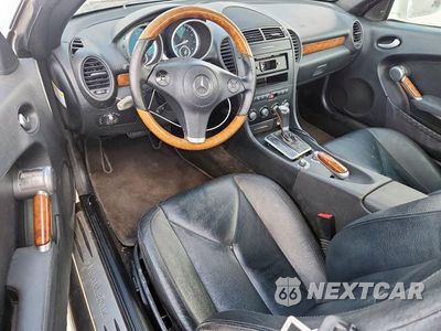 Zdjęcie 8 z 13 samochodu: 2009 MERCEDES-BENZ SLK 350 VIN:WDBWK58F19F190636 - miniatura