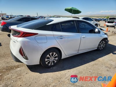 Trzecie zdjęcie samochodu z tyłu: 2022 TOYOTA PRIUS PRIME LE VIN:JTDKAMFP4N3201312 - miniatura