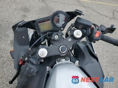 Zdjęcie 7 z 10 samochodu: 2003 HONDA CBR600 F4 VIN:JH2PC35183M400076 - miniatura