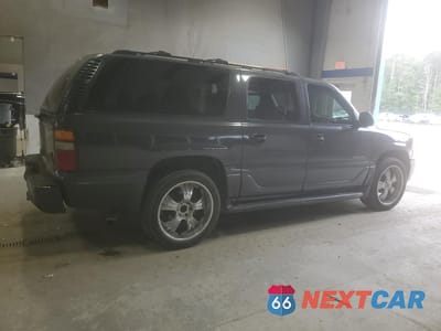 Trzecie zdjęcie samochodu z tyłu: 2003 GMC YUKON XL DENALI VIN:1GKFK66U53J167510 - miniatura