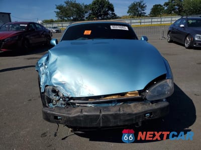 Piąte zdjęcie samochodu w środku: 2001 MAZDA MX-5 MIATA BASE VIN:JM1NB353810217673 - miniatura