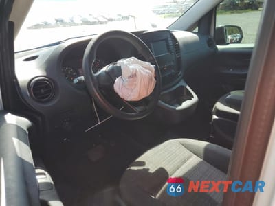 Zdjęcie 8 z 16 samochodu: 2020 MERCEDES-BENZ METRIS VIN:W1YV0BEY9L3753296 - miniatura