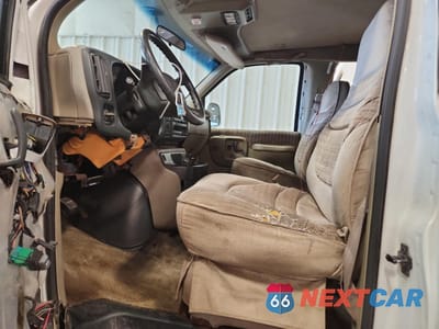 Zdjęcie 7 z 12 samochodu: 2000 CHEVROLET EXPRESS G1500 VIN:1GBFG15R2Y1237487 - miniatura