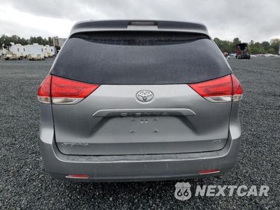 Zdjęcie 11 z 26 samochodu: 2013 TOYOTA SIENNA XLE VIN:5TDYK3DC4DS313364 - miniatura