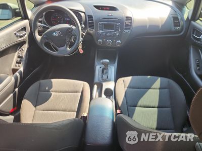 Zdjęcie 8 z 12 samochodu: 2016 KIA FORTE LX VIN:KNAFK4A65G5569919 - miniatura