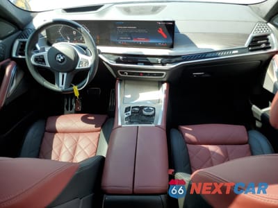 Zdjęcie 8 z 17 samochodu: 2025 BMW X6 M60I VIN:5UX43EX09S9W39616 - miniatura