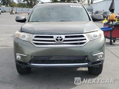 Piąte zdjęcie samochodu w środku: 2013 TOYOTA HIGHLANDER BASE VIN:5TDZK3EH6DS115061 - miniatura