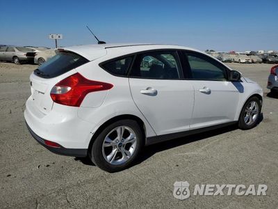 Trzecie zdjęcie samochodu z tyłu: 2014 FORD FOCUS SE VIN:1FADP3K24EL265867 - miniatura