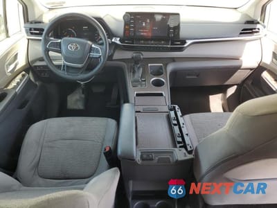 Zdjęcie 8 z 13 samochodu: 2021 TOYOTA SIENNA LE VIN:5TDKRKEC9MS042179 - miniatura