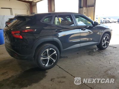 Trzecie zdjęcie samochodu z tyłu: 2025 CHEVROLET TRAX 1RS VIN:KL77LGEP5SC069107 - miniatura