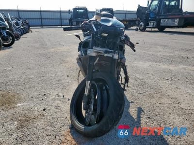 Drugie zdjęcie samochodu z przodu: 2015 SUZUKI GSX-R600 VIN:JS1GN7FA6F2100670 - miniatura