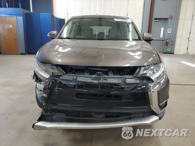 Piąte zdjęcie samochodu w środku: 2018 MITSUBISHI OUTLANDER SE VIN:JA4AD3A33JZ067573 - miniatura