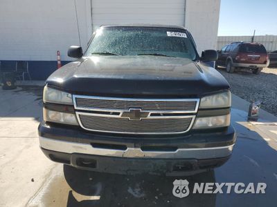 Piąte zdjęcie samochodu w środku: 2006 CHEVROLET SILVERADO K1500 VIN:1GCEK19Z86Z256253 - miniatura