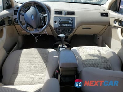 Zdjęcie 8 z 12 samochodu: 2007 FORD FOCUS ZX4 VIN:1FAHP34N07W232889 - miniatura