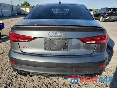 Zdjęcie 6 z 15 samochodu: 2019 AUDI RS3 VIN:WUABWGFFXKA901999 - miniatura