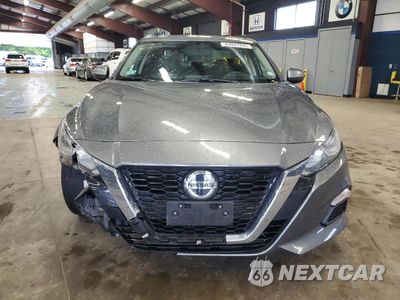 Piąte zdjęcie samochodu w środku: 2019 NISSAN ALTIMA S VIN:1N4BL4BV1KC254646 - miniatura