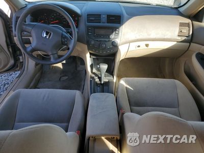 Zdjęcie 8 z 12 samochodu: 2004 HONDA ACCORD LX VIN:1HGCM56374A154030 - miniatura