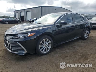 2021 TOYOTA CAMRY LE 4T1C11AK8MU545910 - główne zdjęcie licytacji z USA - miniatura
