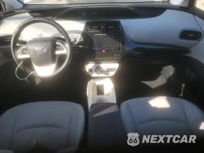 Zdjęcie 8 z 13 samochodu: 2017 TOYOTA PRIUS VIN:JTDKARFU5H3051587 - miniatura