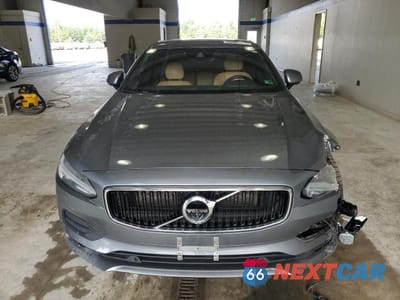 Piąte zdjęcie samochodu w środku: 2018 VOLVO S90 T5 MOMENTUM VIN:LVY982MK2JP006231 - miniatura