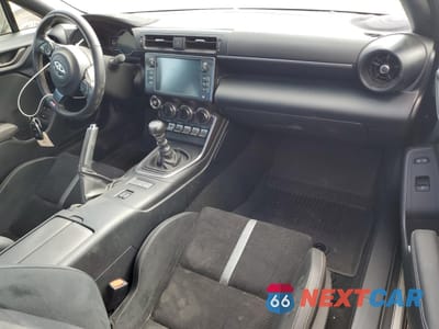 Zdjęcie 8 z 15 samochodu: 2025 TOYOTA GR 86 PREMIUM VIN:JF1ZNBE18S9750840 - miniatura