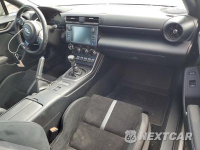 Zdjęcie 8 z 15 samochodu: 2025 TOYOTA GR 86 PREMIUM VIN:JF1ZNBE18S9750840 - miniatura