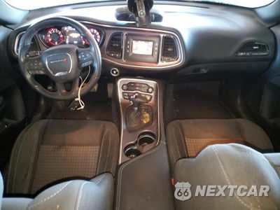Zdjęcie 8 z 12 samochodu: 2016 DODGE CHALLENGER SXT VIN:2C3CDZAG7GH114184 - miniatura