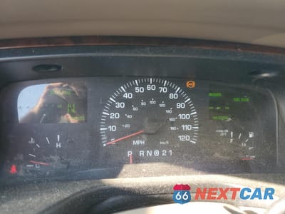 Zdjęcie 9 z 12 samochodu: 2000 LINCOLN TOWN CAR SIGNATURE VIN:1LNHM82WXYY770304 - miniatura