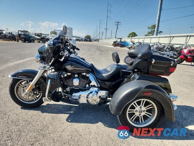 Trzecie zdjęcie samochodu z tyłu: 2013 HARLEY-DAVIDSON FLHTCUTG TRI GLIDE ULTRA CLASSIC VIN:1HD1MAM14DB853009 - miniatura