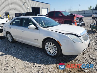 Czwarte zdjęcie samochodu z boku: 2010 MERCURY MILAN HYBRID VIN:3MEDM0L39AR609700 - miniatura