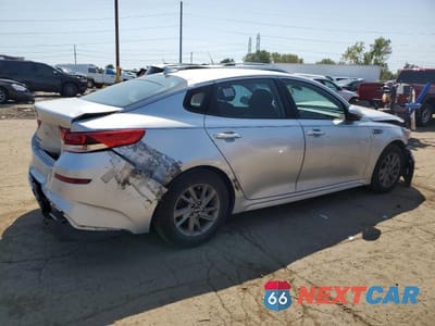 Trzecie zdjęcie samochodu z tyłu: 2019 KIA OPTIMA LX VIN:5XXGT4L33KG329120 - miniatura