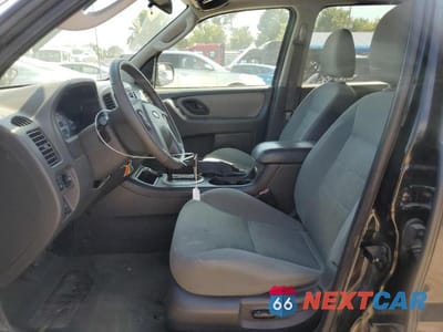 Zdjęcie 7 z 13 samochodu: 2006 FORD ESCAPE XLT VIN:1FMYU03106KA79108 - miniatura