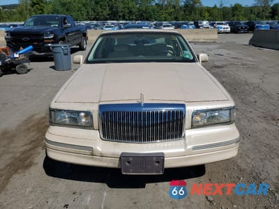 Piąte zdjęcie samochodu w środku: 1997 LINCOLN TOWN CAR CARTIER VIN:1LNLM83W6VY755884 - miniatura