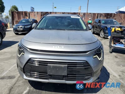 Piąte zdjęcie samochodu w środku: 2023 KIA NIRO EX VIN:KNDCR3LE7P5043470 - miniatura