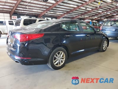 Trzecie zdjęcie samochodu z tyłu: 2013 KIA OPTIMA LX VIN:5XXGM4A75DG188380 - miniatura